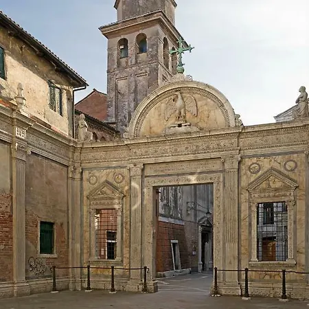 The Arch Historic Accommodation Venice Exterior photo